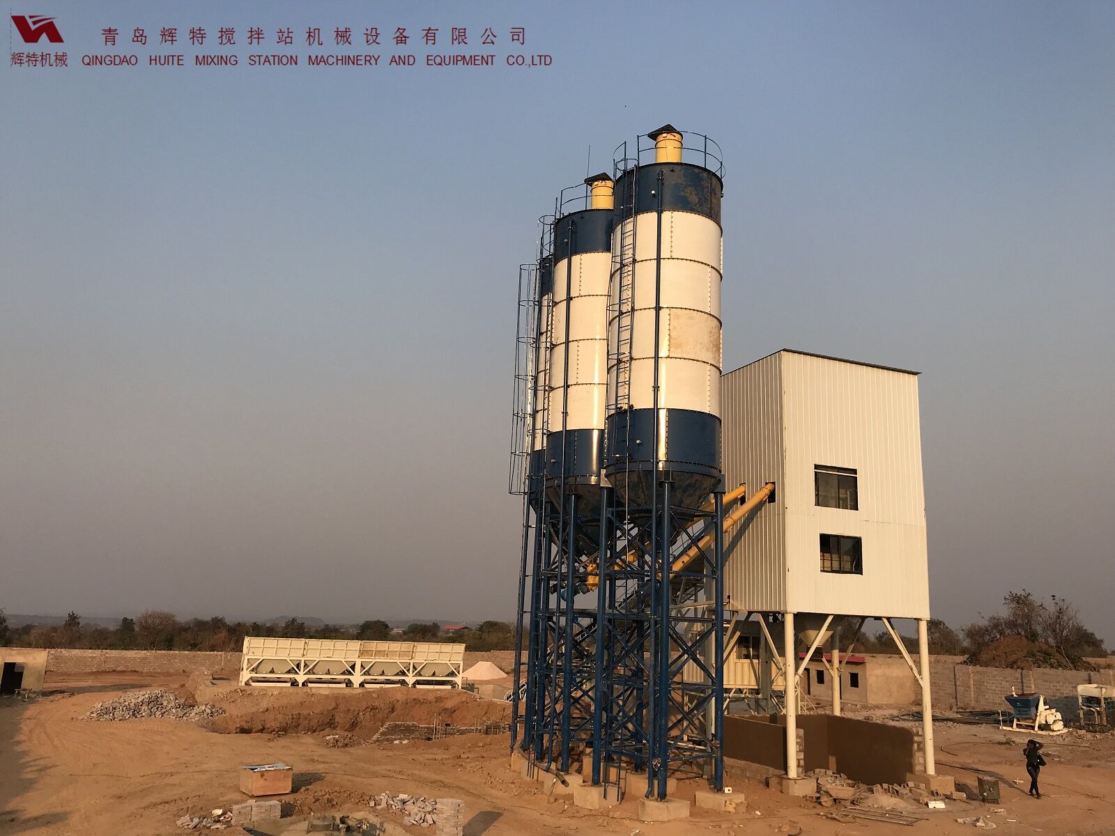 輝特混凝土攪拌站HZS120采用國(guó)內(nèi)外知名品牌，大大降低了設(shè)備故障率